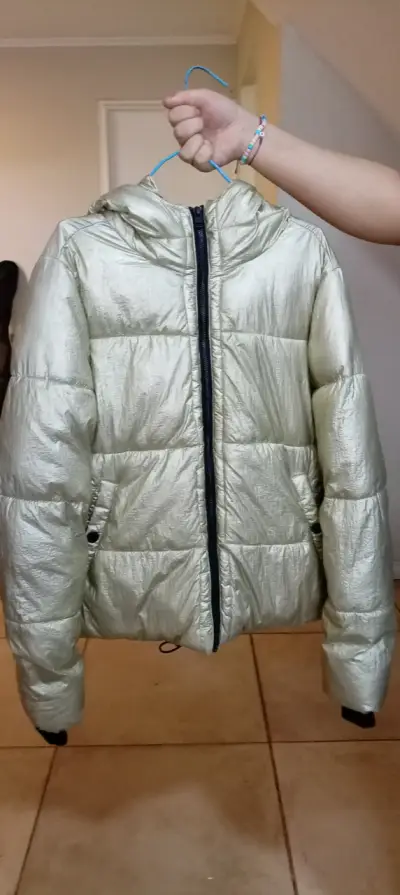 Chaqueta acolchada dorada American Eagle - miniatura 1