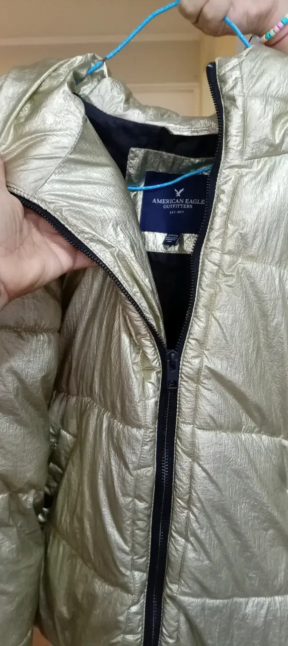 Chaqueta acolchada dorada American Eagle - 2