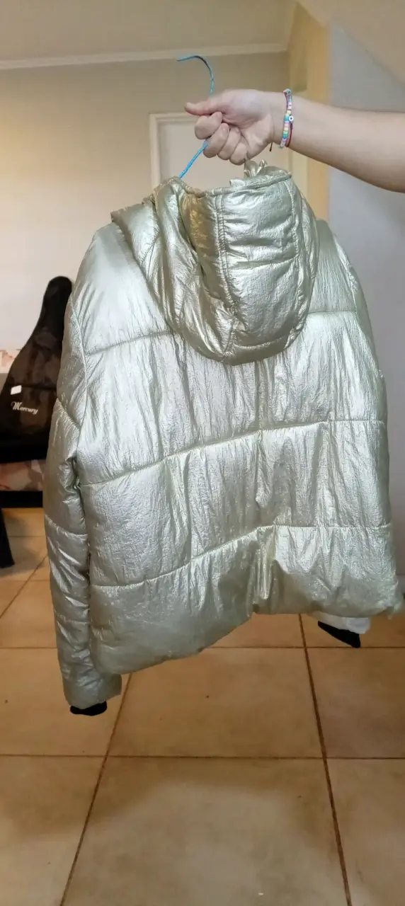 Chaqueta acolchada dorada American Eagle - 3