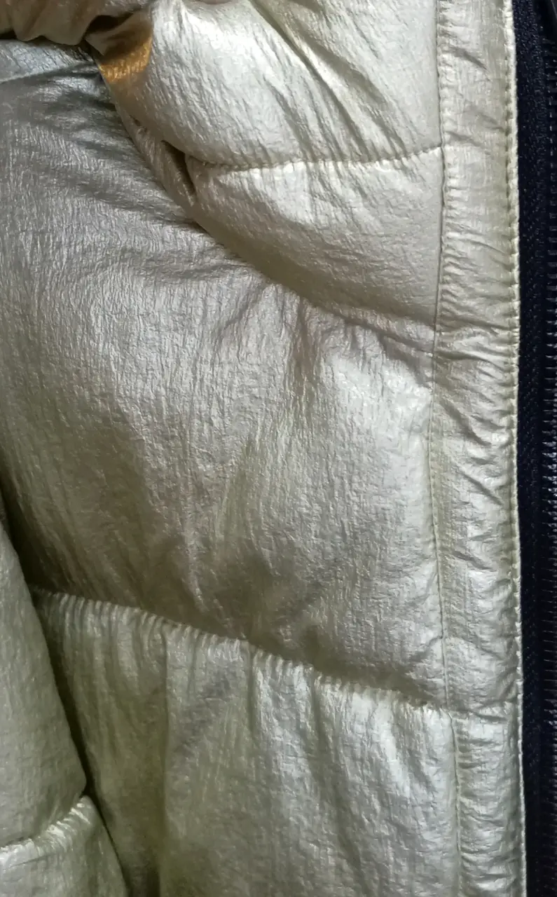 Chaqueta acolchada dorada American Eagle - 4
