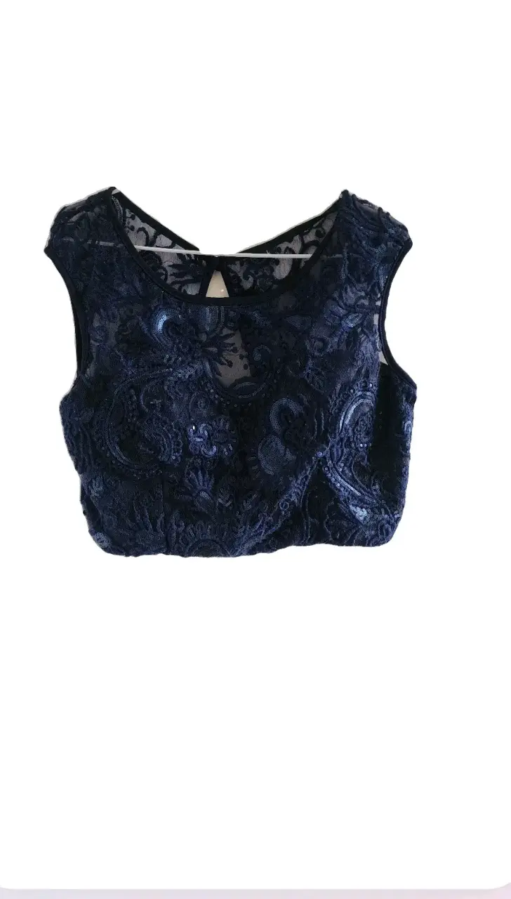 Conjunto de dos piezas azul con encaje