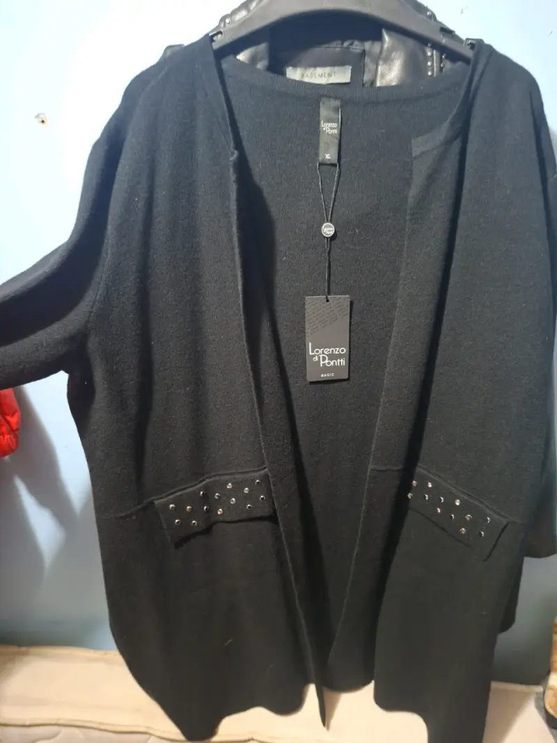 Abrigo negro con detalles de tachas Lorenzo di Pontti - 2