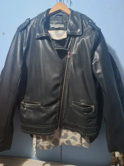 Chaqueta de cuero negra con tachas Basement - miniatura 2