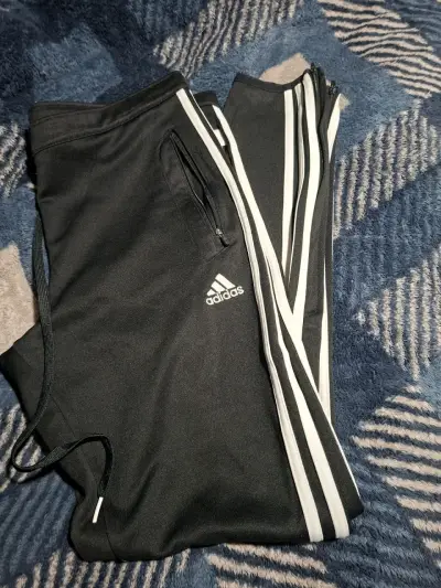 Pantalones deportivos negros Adidas con rayas - miniatura 1