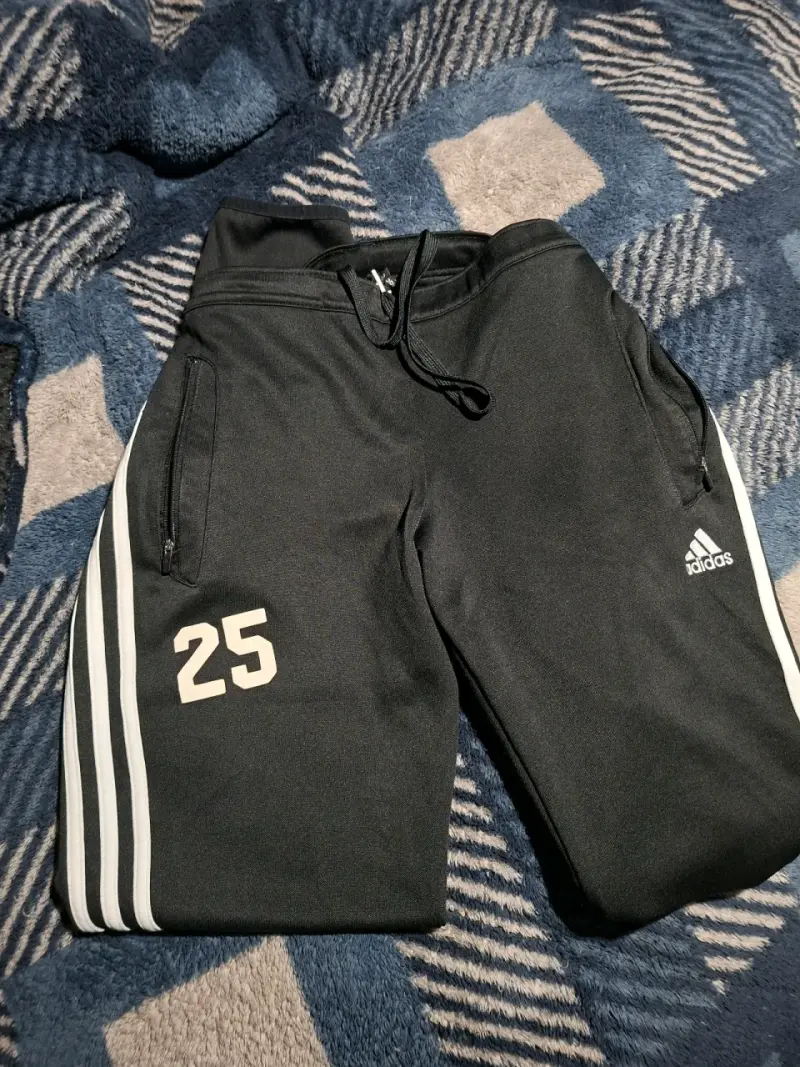 Pantalones deportivos negros Adidas con rayas - 2