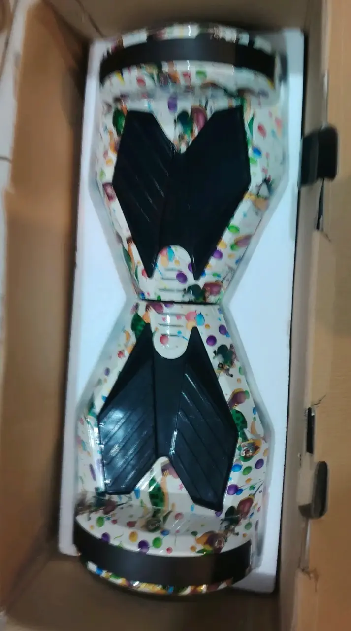 Hoverboard eléctrico con diseño colorido - 2