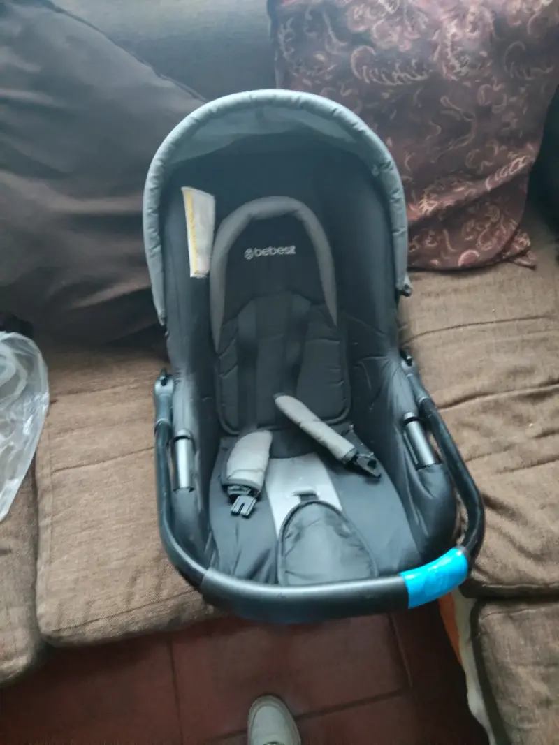 Silla de Auto Bebesit para Bebé en Buen Estado - 1