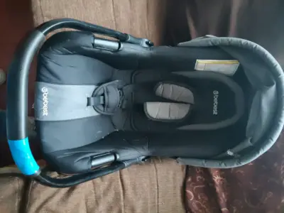 Silla de Auto Bebesit para Bebé en Buen Estado - miniatura 3
