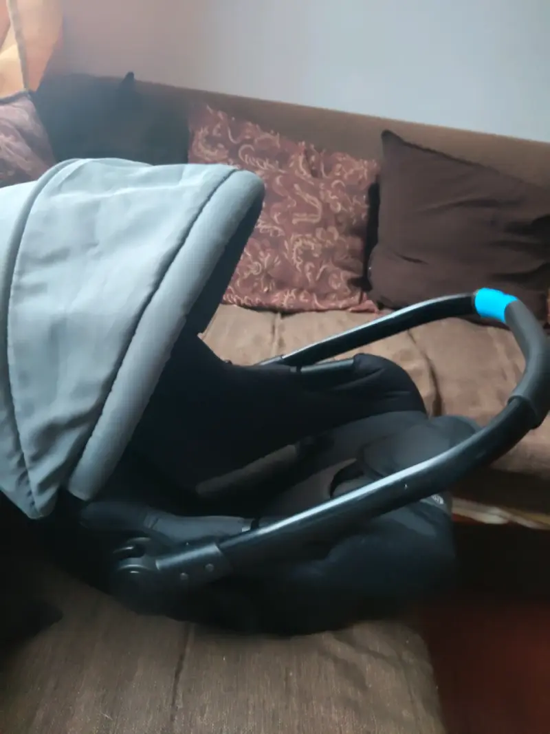 Silla de Auto Bebesit para Bebé en Buen Estado - 4
