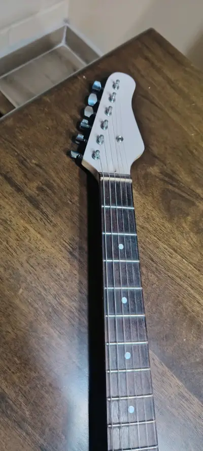Stratocaster rosada - miniatura 3