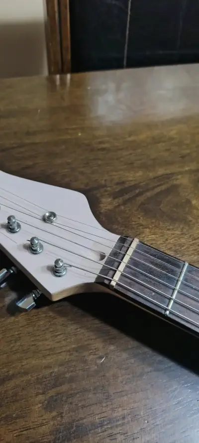 Stratocaster rosada - miniatura 4