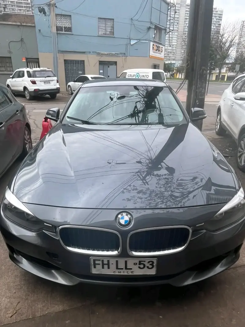 BMW 320i Sedán 2013  en buen estado - 4