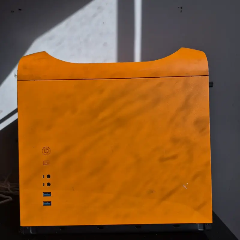 Gabinete de PC BitFenix Prodigy Naranja - 4