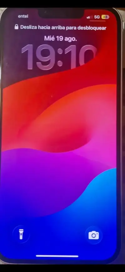 iPhone 13 en buen estado - miniatura 1