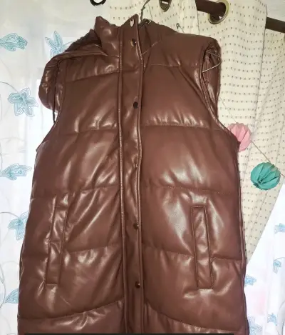 Chaleco acolchado marrón sin mangas para mujer - miniatura 1
