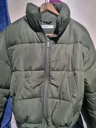 Chaqueta acolchada verde Opposite talla S corta - miniatura 4