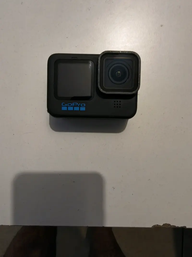 Cámara de acción GoPro Hero 11 Black con accesorios - 1