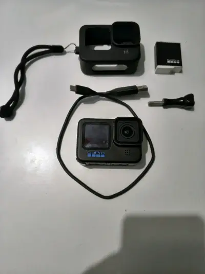 Cámara de acción GoPro Hero 11 Black con accesorios - miniatura 3