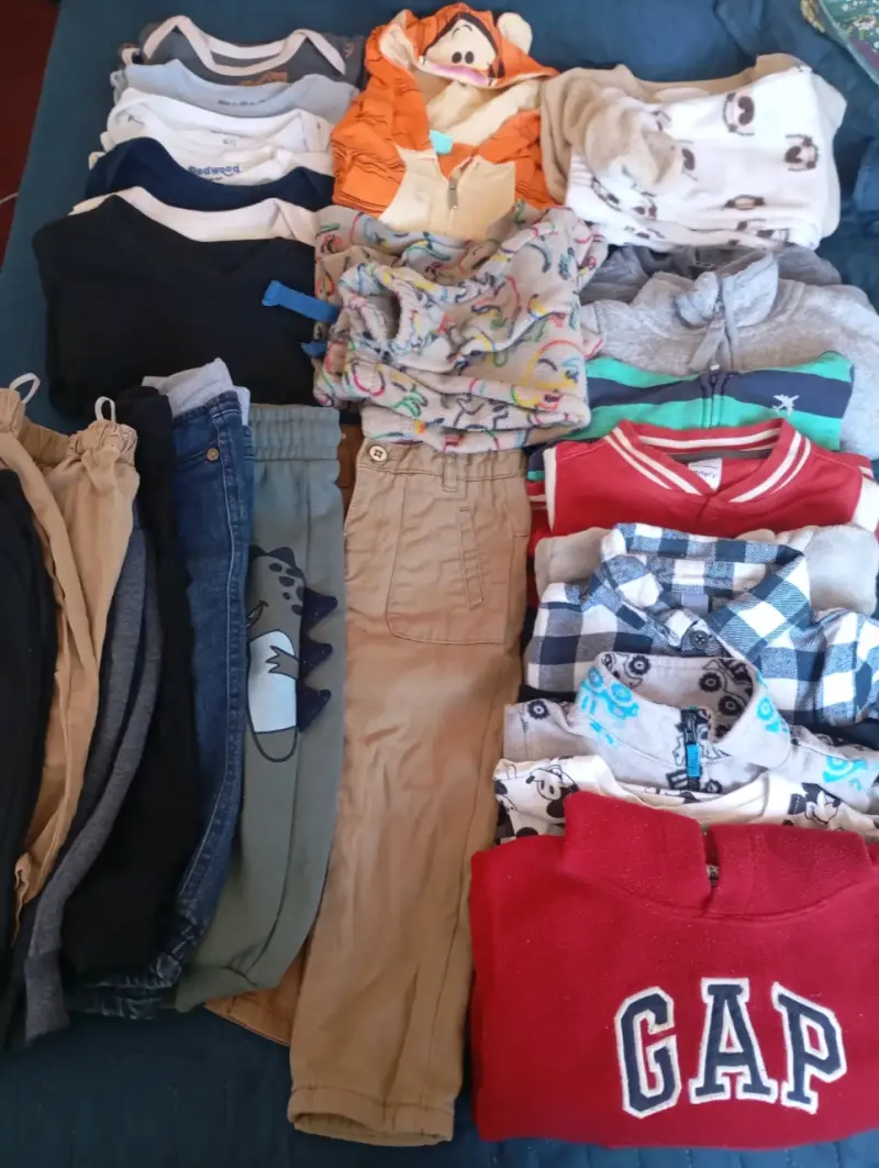 Lote de ropa infantil variada para niño