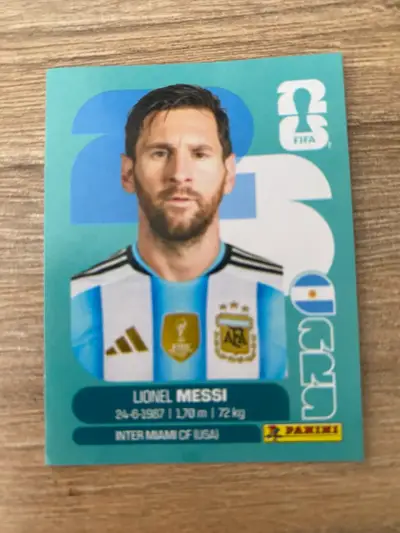 Lámina Panini FIFA 2026 Lionel Messi - miniatura 1