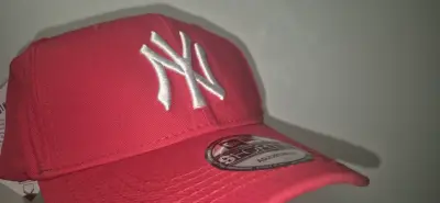 Gorra roja New Era 9FORTY ajustable - miniatura 1