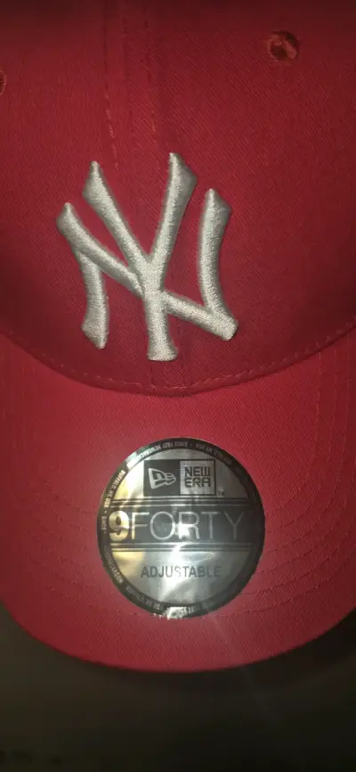 Gorra roja New Era 9FORTY ajustable - miniatura 2
