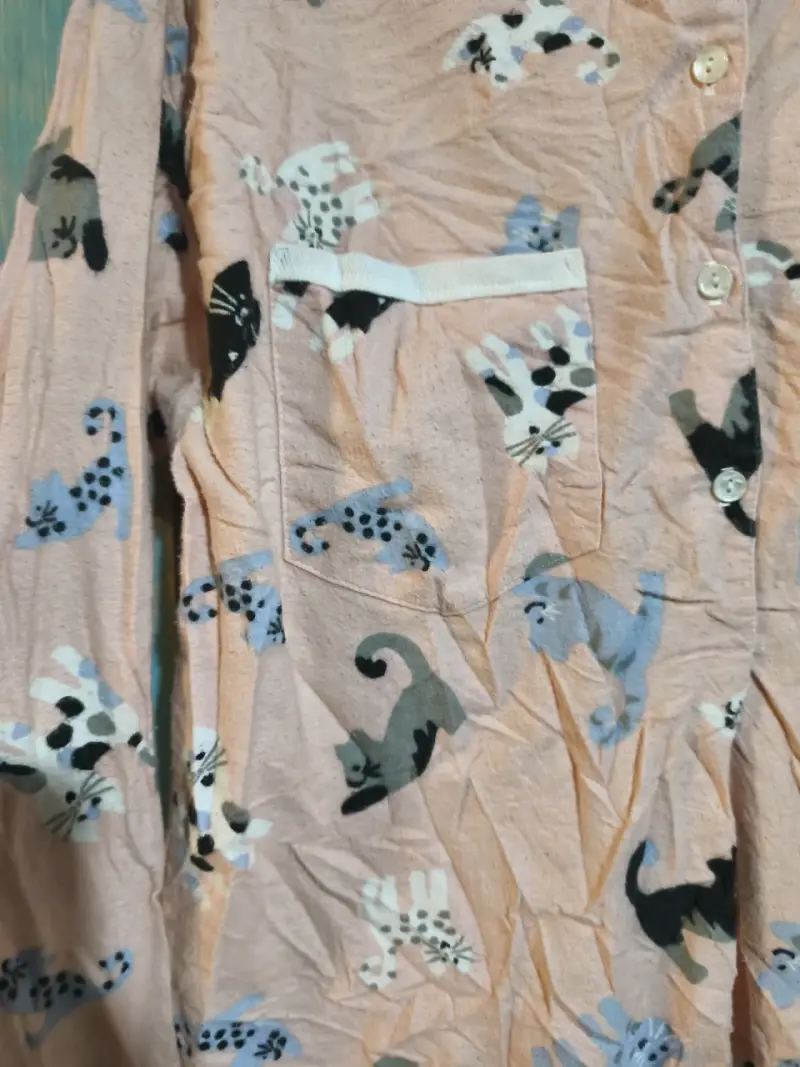 Pijama de mujer con estampado de gatos Bellepointe - 4