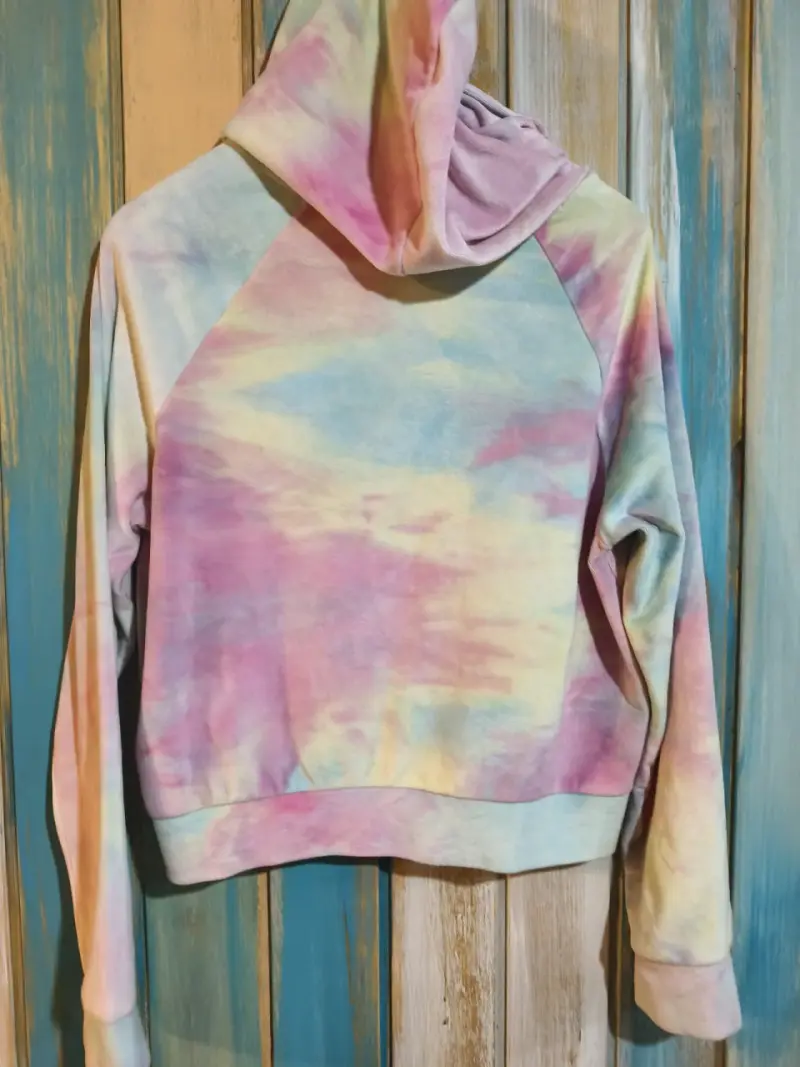 Polerón tie-dye con capucha Charlotte Russe - 4