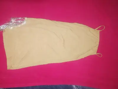 Vestido beige con tirantes y detalles brillantes - miniatura 1