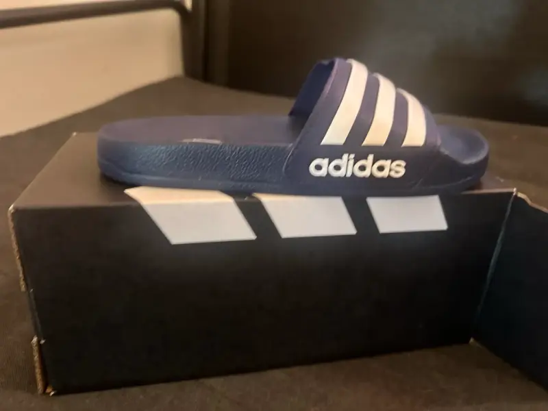 Sandalias Adidas Adilette Shower Azul talla 34 - 1