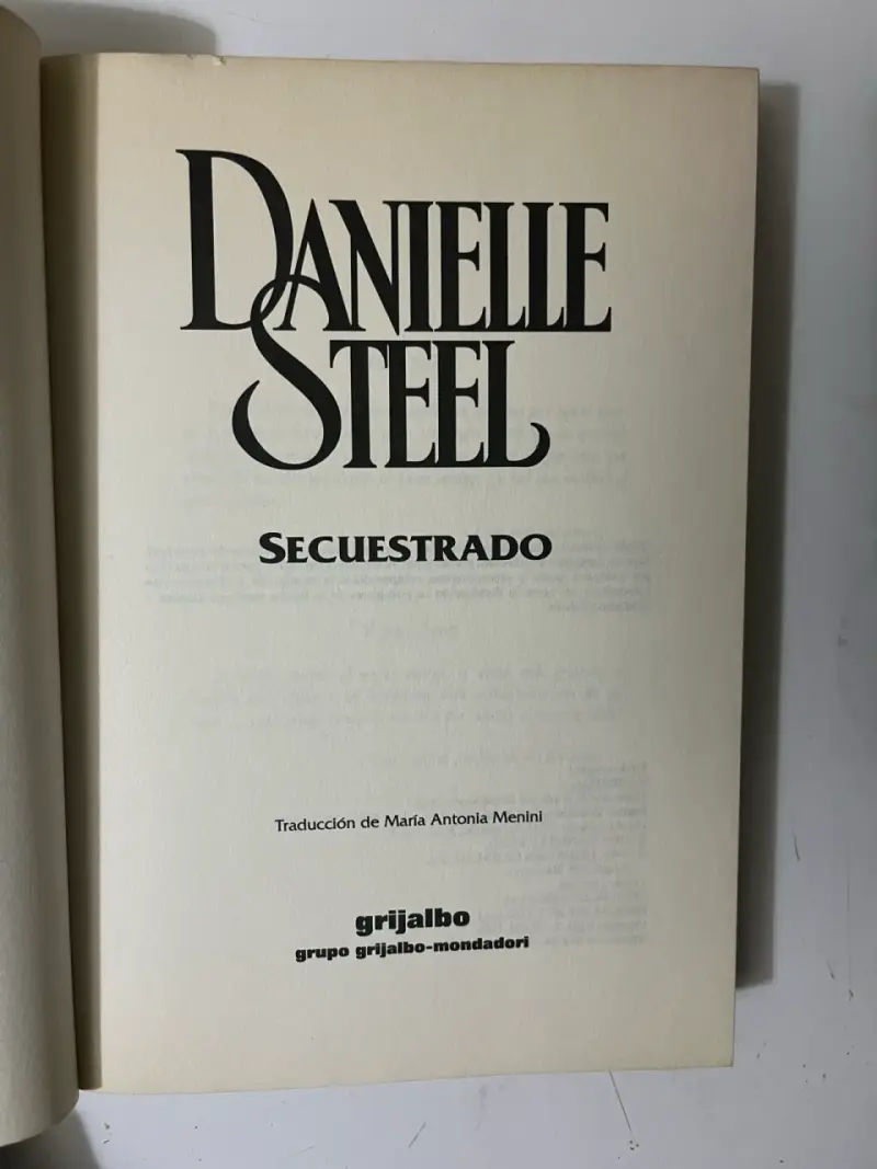 Libro 'Secuestrado' de Danielle Steel - 2