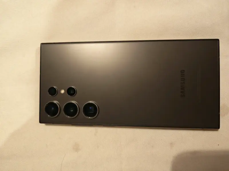 Samsung Galaxy S24 Ultra con Galaxy Watch7 y Buds3 Pro - 5