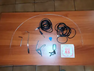 Guitarra eléctrica con amplificador y accesorios - miniatura 2