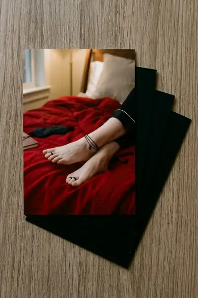 Set 4 Postales Mystery S Feet Tipo Portaretrato - miniatura 1