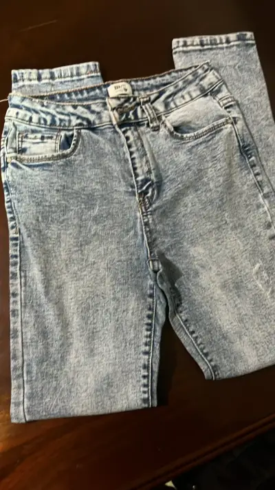 Jeans de mezclilla azul claro talla 12 - miniatura 1
