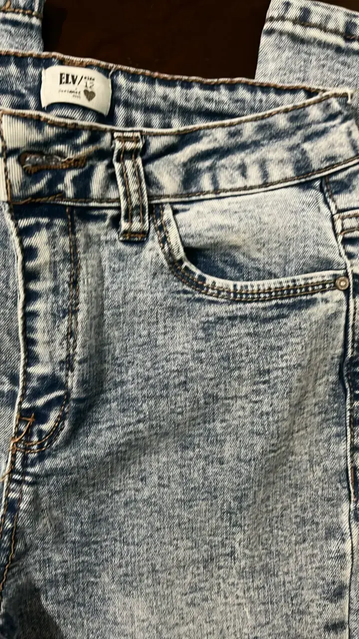 Jeans de mezclilla azul claro talla 12 - 2