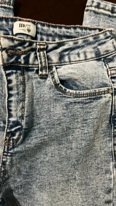 Jeans de mezclilla azul claro talla 12 - miniatura 2