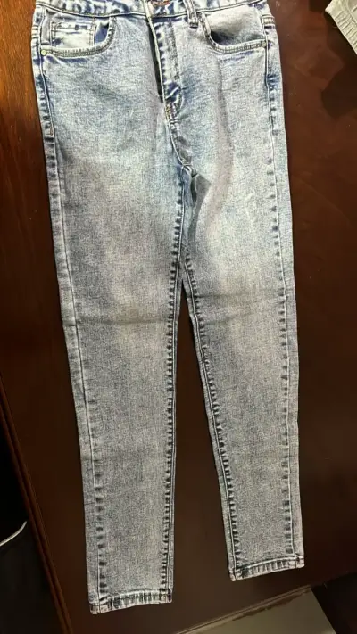 Jeans de mezclilla azul claro talla 12 - miniatura 4