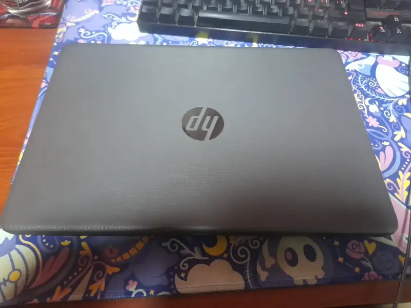 Laptop HP 240 g8 - 1