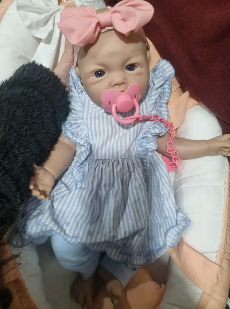 Muñeca reborn realista de siliconacon ropa de bebé - 3