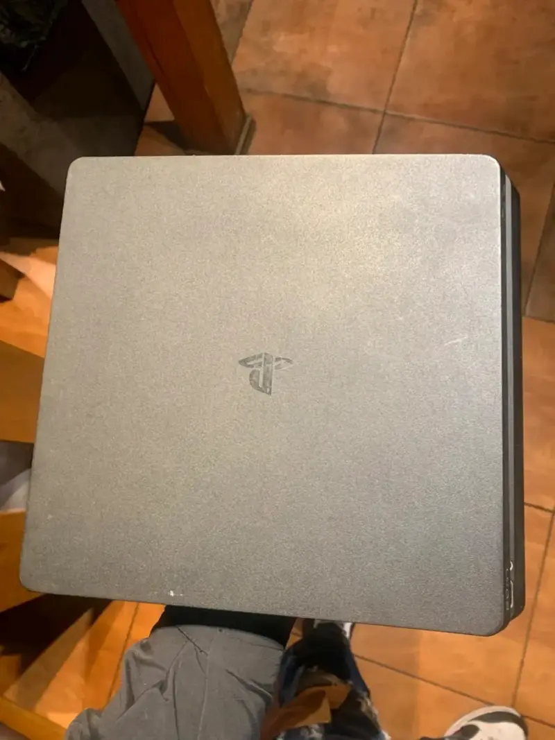Consola PlayStation 4 en buen estado - 6