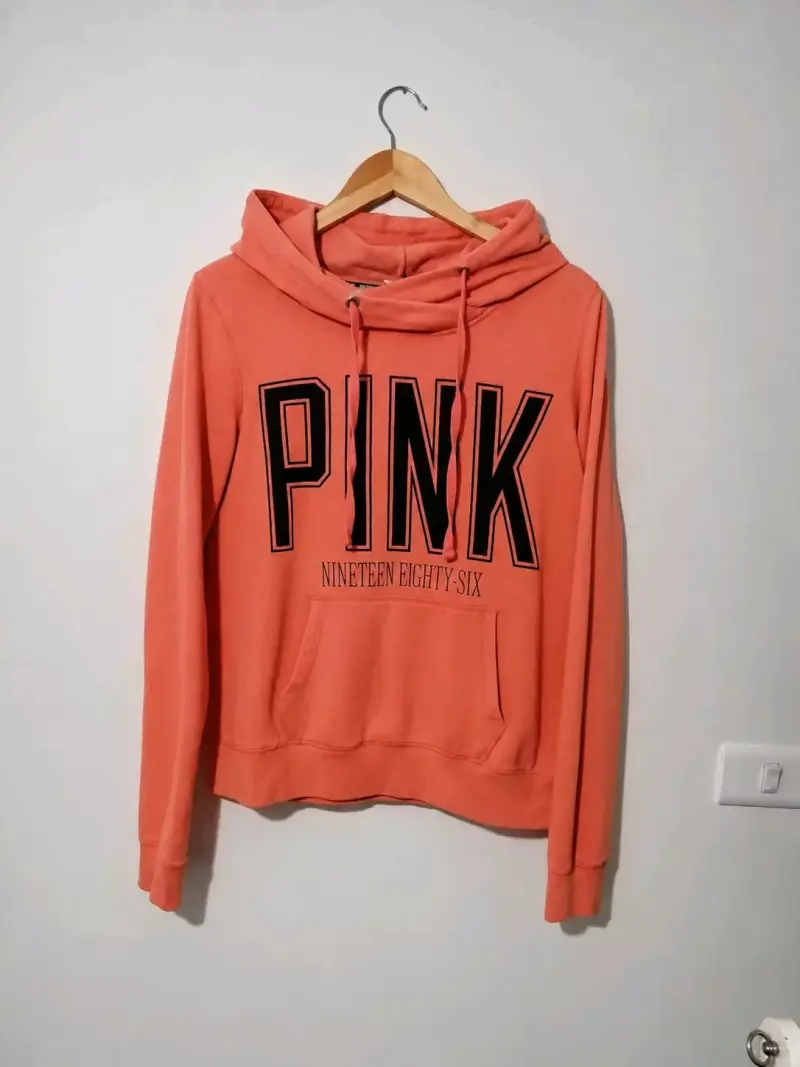 Polerón con capucha coral PINK