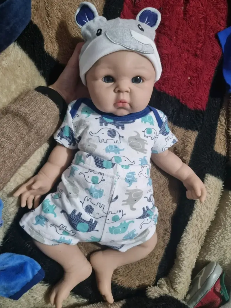 Muñeca Reborn Realista con Ropa de Animales - 3