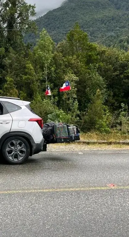 Portaequipaje trasero para auto con banderas chilenas - 2