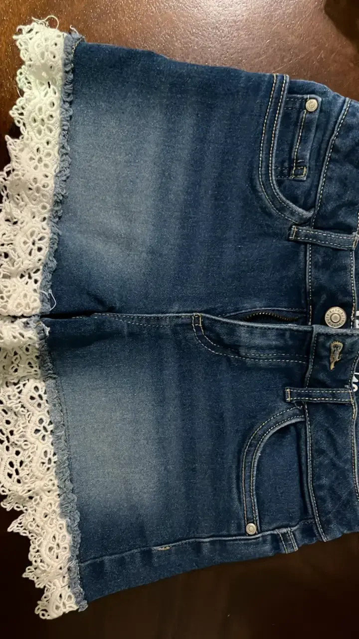 Shorts de mezclilla para niña con encaje Tribu - 1