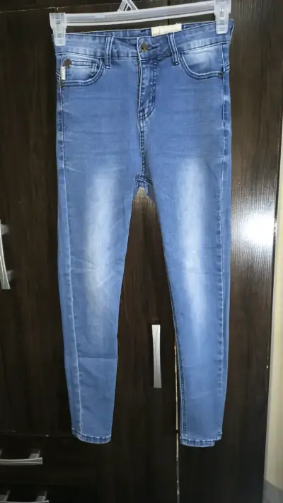 Jeans ajustados azul para mujer - miniatura 1