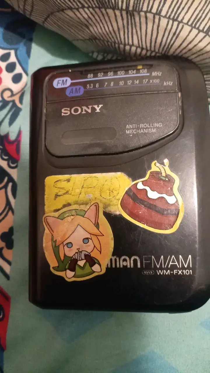 Walkman Sony FM/AM con mecanismo anti-rolling - 1