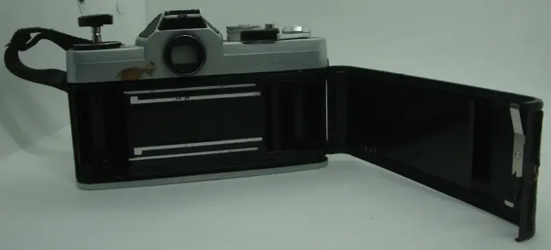 Cámara analógica vintage con funda - 3