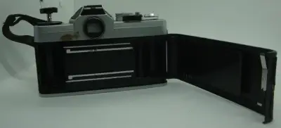 Cámara analógica vintage con funda - miniatura 3
