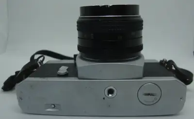 Cámara analógica vintage con funda - miniatura 5